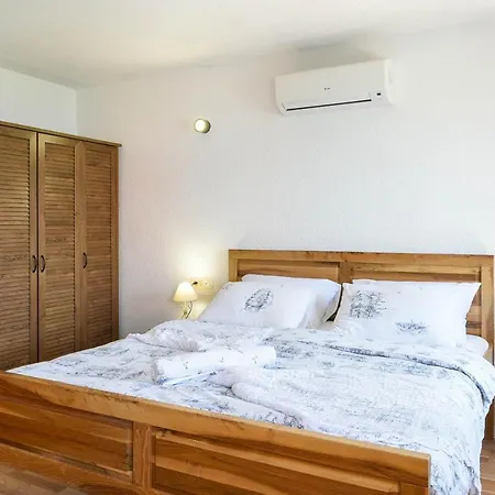 Luxury Navis Вилла Оребич