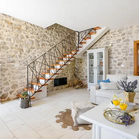 Вилла Luxury Navis *