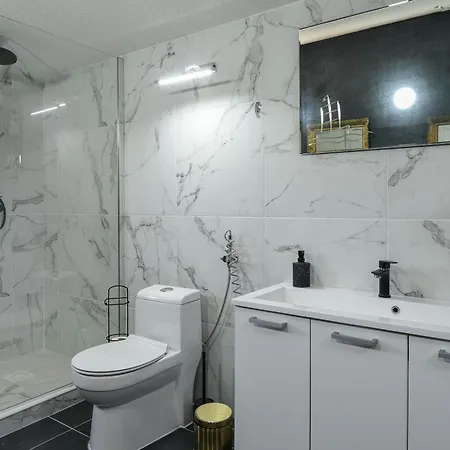 Luxury Navis *