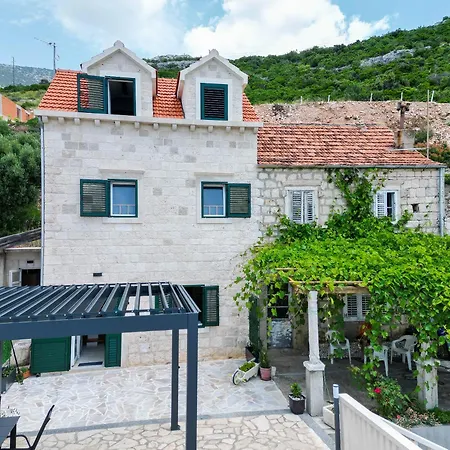 Luxury Navis * Оребич